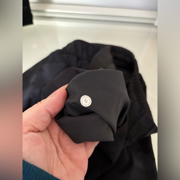 Lululemon Stroll at Sundown Short 3"
Heritage 365 Camo Deep Coal Multi - Picture 6 of 7